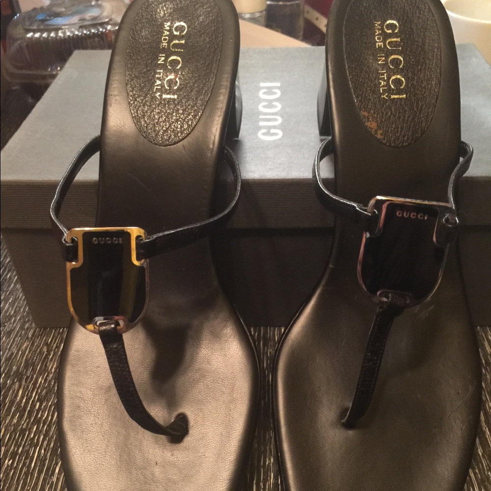 Gucci thong sandals